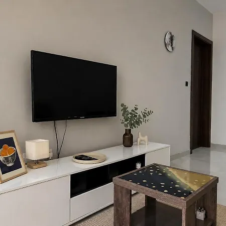 Modern W - Terrace Near شقة *