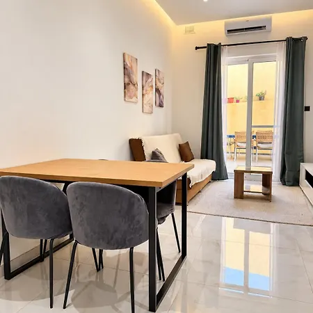 Modern W - Terrace Near *
